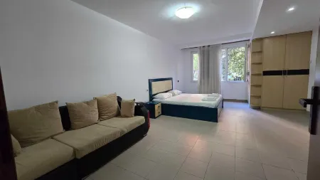 Tirent Apartment-Cozy 2-Bedroom Stay in Don Bosko Отели рядом с достопримечательностью «Postbllok - Checkpoint Monument»