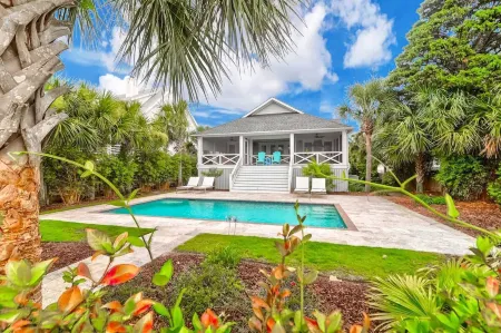 302 Charleston by AvantStay Stunning Private Pool