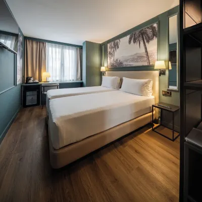 Bypillow Castellana Hotels near Cuzco Metro Station