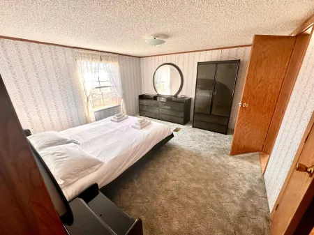 Secluded Lodge Farm Views 50 Acres Wifi