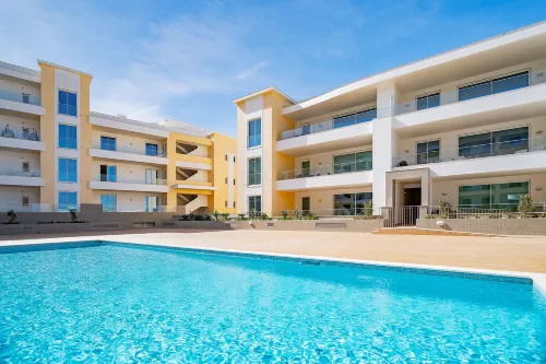 Lagos Marina View 1 With Pool by Homing Hotel a Bensafrim