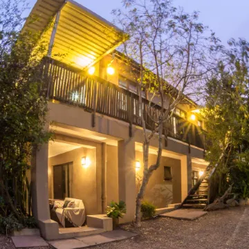 Mackaya Bella Guest House