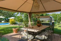 Au Jardin Fleuri Hotels in Zevio