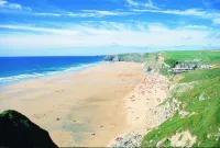 Tregurrian Villas - Villas