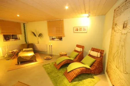 Dreimäderlhaus - Das Vegetarische Boutique Hotel Отели рядом со станцией Дым