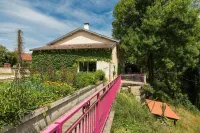 Bienvenue au Pays de Jeanne Hotels in Neufchateau