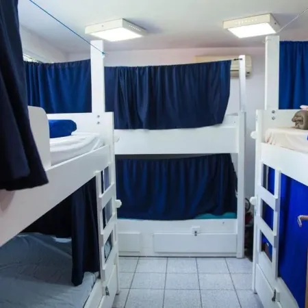 Nômades Vibe da Ilha - Adventure Hostels & Coworking
