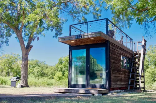 Stylish Container Retreat - LED Rooftop Deck, Custom Shower Hotels in McLennan County