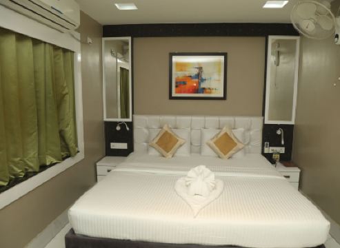 Hotel Geetanjali International