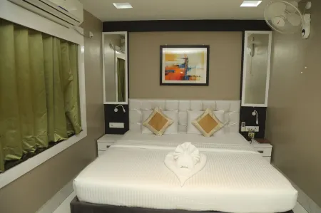 Hotel Geetanjali International