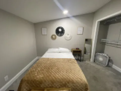 Beautiful Serenity on 1.26 acres 20 min from Downtown