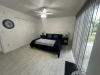 Home with Private Pool in Port Charlotte FL! 포트 샬로트 비치 공원 주변 호텔