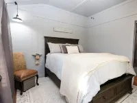 Cozy Cabin on the Creek with WiFi and AC in Delightful Belton Hoteles en Belton