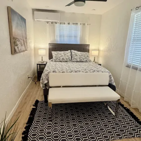 Charming Longboat Key Bungalow Minutes from Beaches, Restaurants, Parks