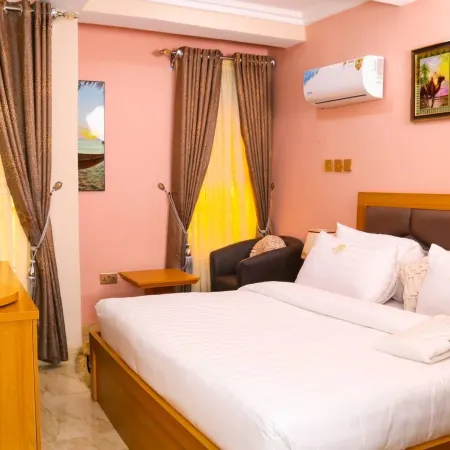 Madaki's Executive Suites