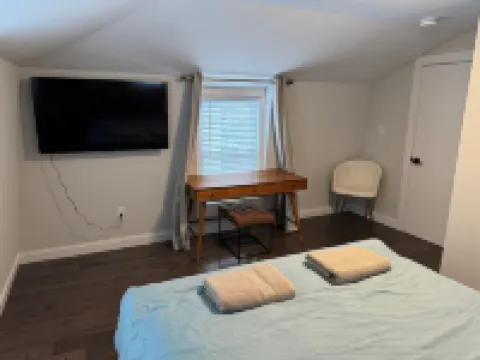 totally remodeled   house with fitness room, close to Boston and Worcester Hotels in Framingham