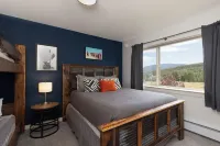 New listing! Recently updated chalet in Big Sky. Hot tub & close to town center! Hotels in Big Sky