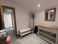 Cozy Cottage Close to Haworth Sleeps 2 with Garden Hotels in Keighley