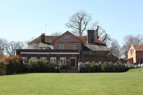 Trading Boundaries Hotels in Danehill