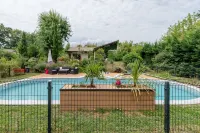 La Villa Joséphine Hotels in Ecully