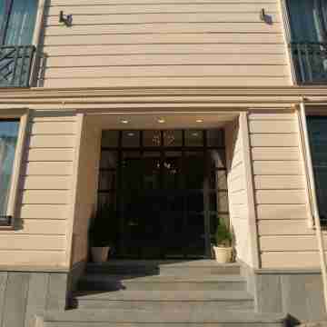 Chogo Hotel Exterior