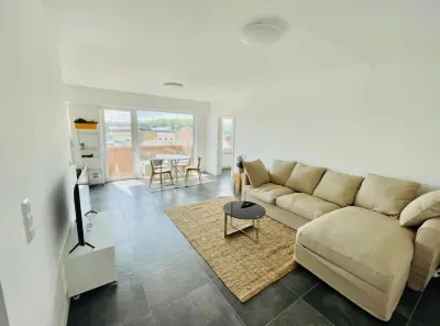 1 Bedroom Flat in Center with Terrace & Parking - 67B Hotels in Livange