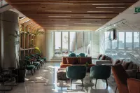 360 Nicosia Heights, Gym & Pool Hotels in 