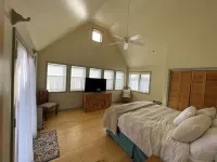 Charming farmhouse in Historic Spring City with AC, WiFi, and full kitchen. Hotels in Spring City