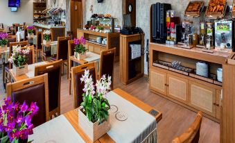 Hotel Jaguar Oporto - Airport to Hotel and City is a Free Shuttle Service