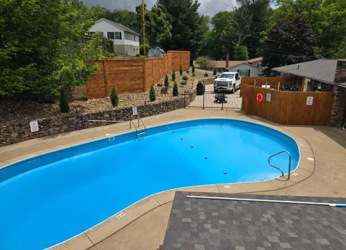 Crystal Wave Retreat, Berlin OhioHot tub and pool