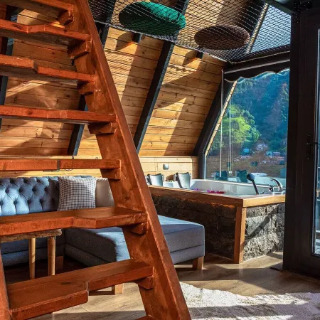 Pavri Suit Bungalov