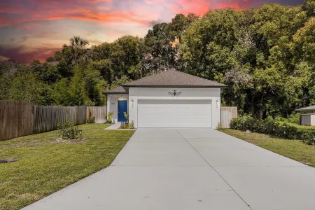 New Home 3/2 With Garage Near Downtown