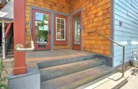Stylish, modern downtown retreat, Unbeatable location w/ historic downtown views
