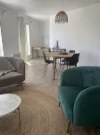 Bright & Cosy 2-Bed Apartment