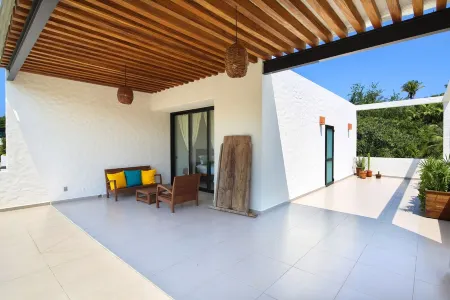 Luxury Penthouse Condo steps to the beach and town