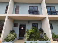 Wynter'sEscape! 2BR w/pool & beach access near PuertoSeco Beach! w/24-hrsecurity Hoteles cerca de Dolphin Cove Puerto Seco Beach