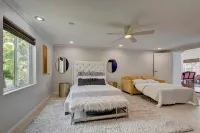 Family Friendly 5 Bed 5 Bath 6000 SF Ranch With Pool Hotels in West Omaha