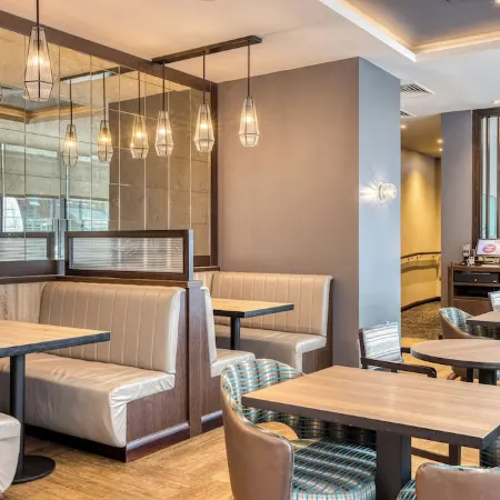 Premier Inn Dublin City Centre (Gloucester Street South) Отели рядом с достопримечательностью «Памятник Дублинская игла»
