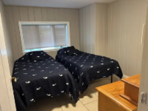 Contactless Check In -- Sand Point Private Lake/Beachfront Cottage