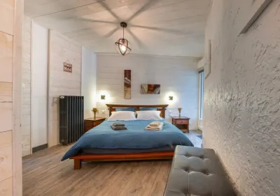 Gîte HERMINE - Estate with SPA فنادق في 