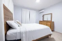 Spacious 4-Bedroom House in a great location in Jobos Beach, Isabela. WIFI & A/C