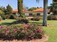 Cottage in the Chavantes Dam, w / beach, pool, boat ramp, island