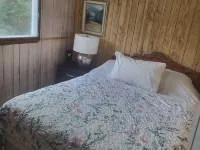 BOATHOUSE - 2 BEDROOM WATERFRONT COTTAGE SPRING & SUMMER STILL FALL AVAILABLE! Hotels in Faraday