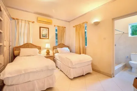 Woodlands Luxury Villas