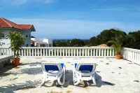 Modern luxury 4BR Sosua Villa, sea view, pool, jacuzzi, walk to beaches, town