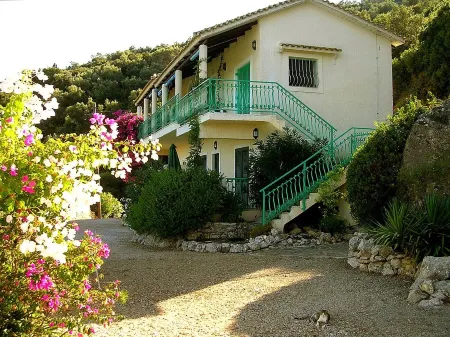 Apartment with stunning sea views in Villa del Arte, Lefkas, up to 4 people