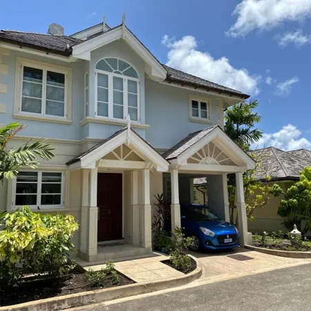 The Falls - Luxury 2-Bed Townhouse in gated community