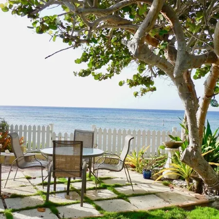 SPACIOUS  OCEAN FRONT PROPERTY-RUM POINT DRIVE w/Private Beach. Pet Friendly....