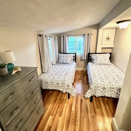 Beach Condo with a view! 3-bedroom with balcony porch!