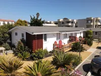 Upscale Beach Cottage - rock view - paddleboards